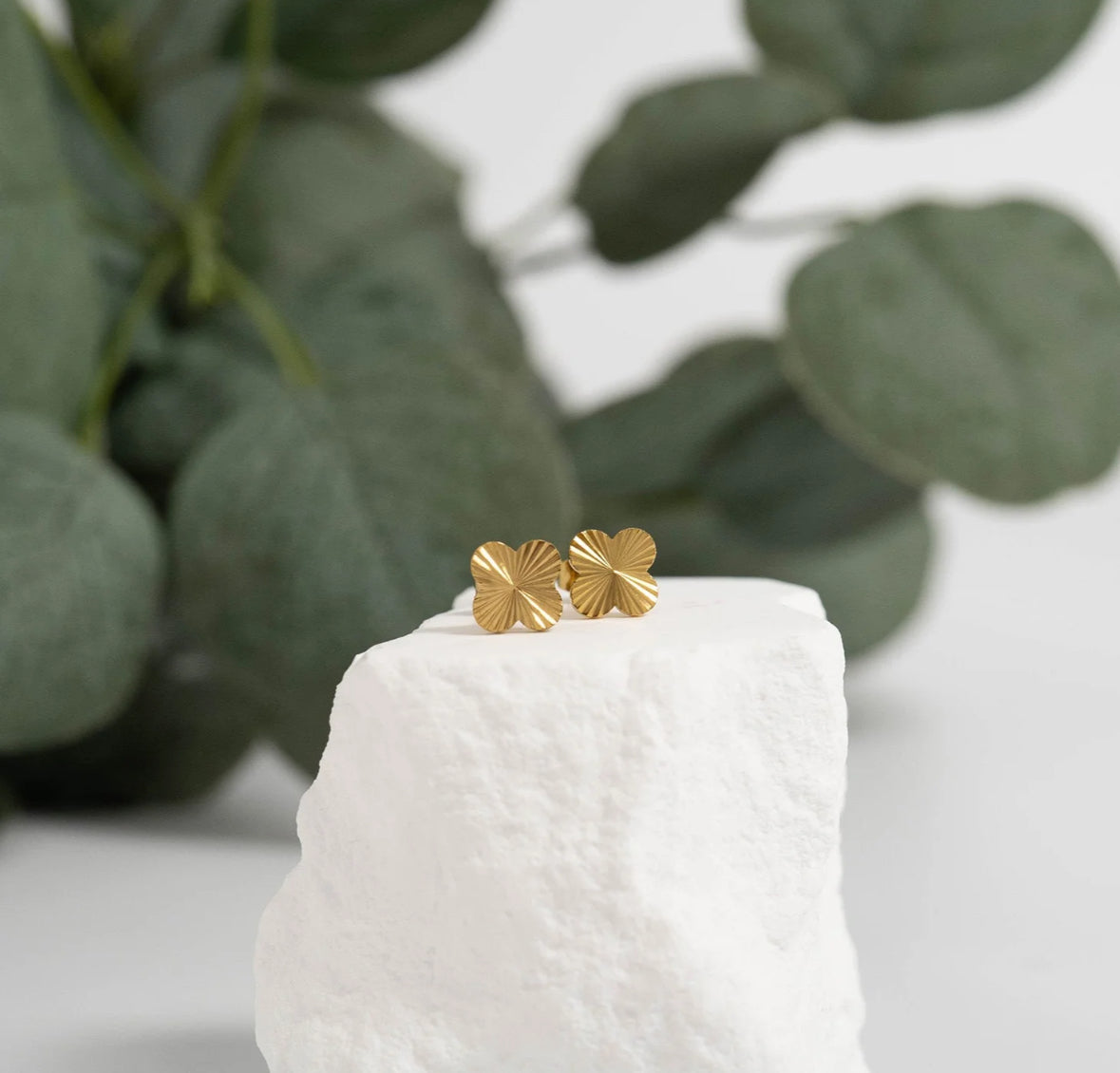 Clover Stud -Gold