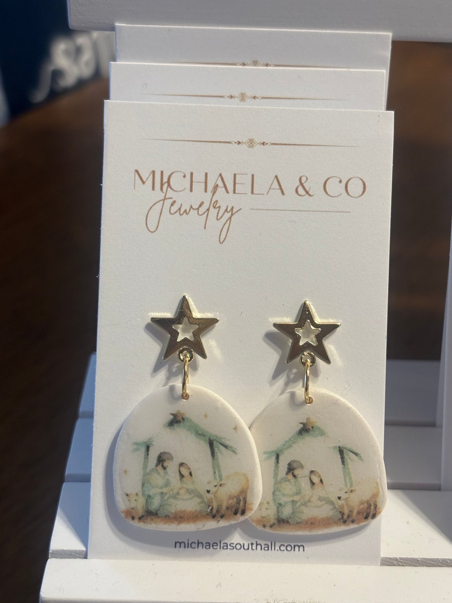 Kin’s Frosted Daydreams Inventory Nativity -gold star