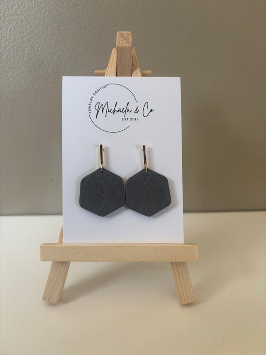 Grey Geometric Dangles