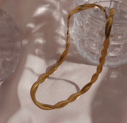 Isla Necklace