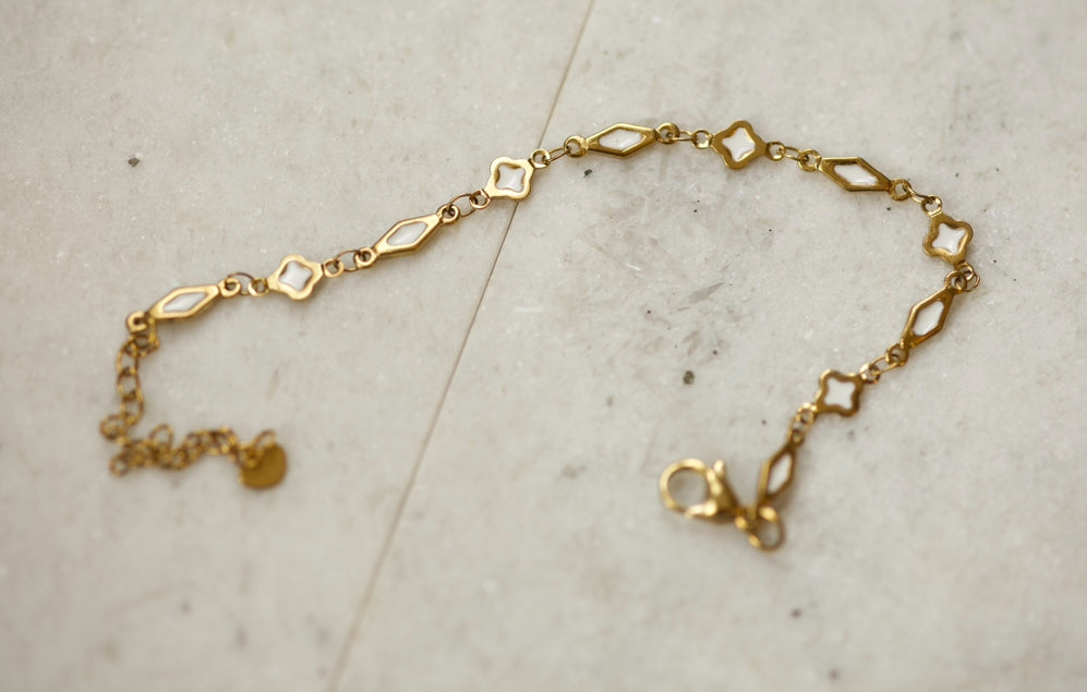 Old Money - White enamel