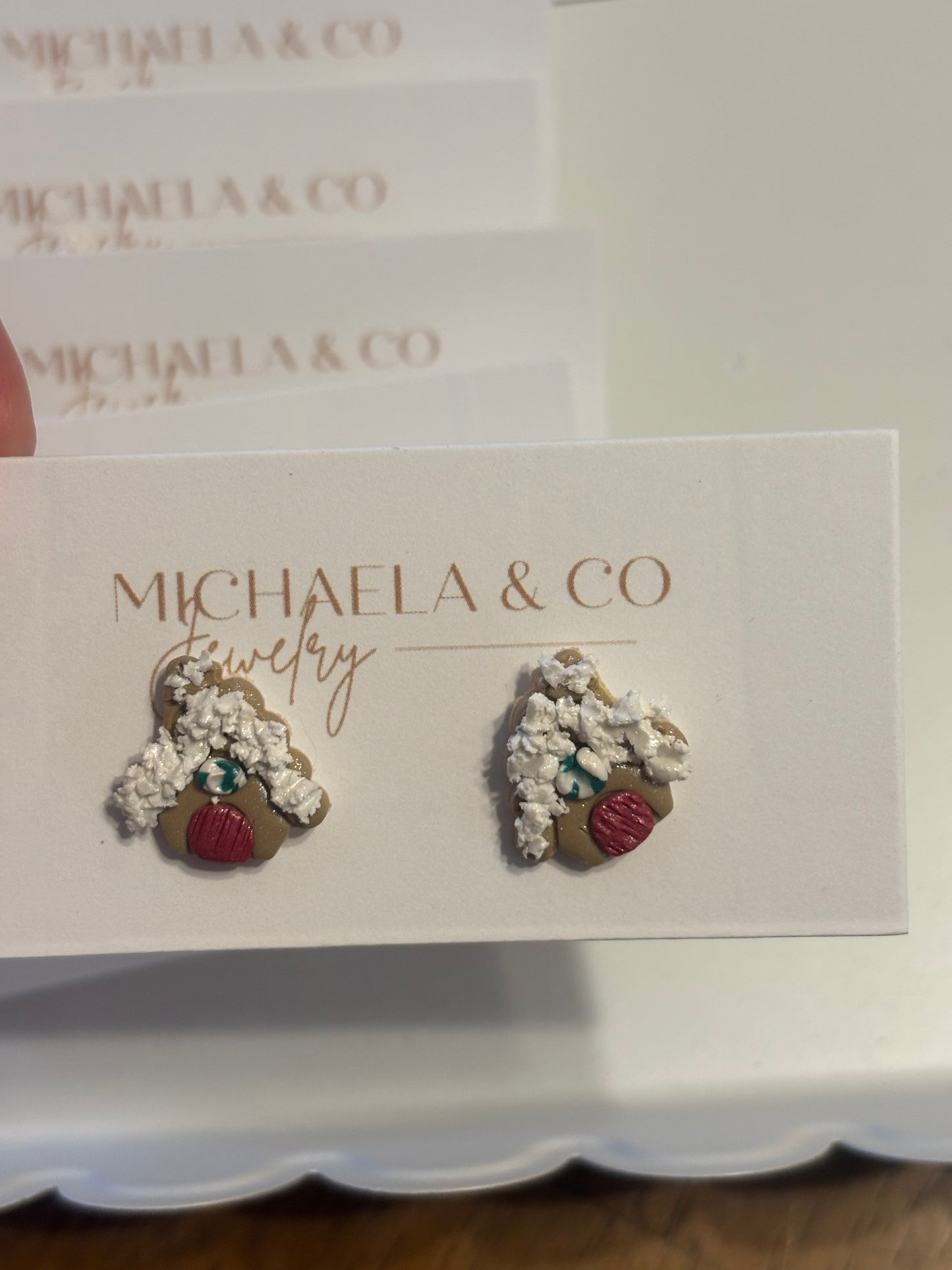 Kin’s Frosted Daydreams Inventory - Gingerbread house studs