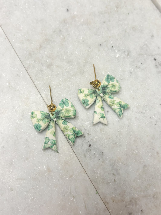 Clover Bows