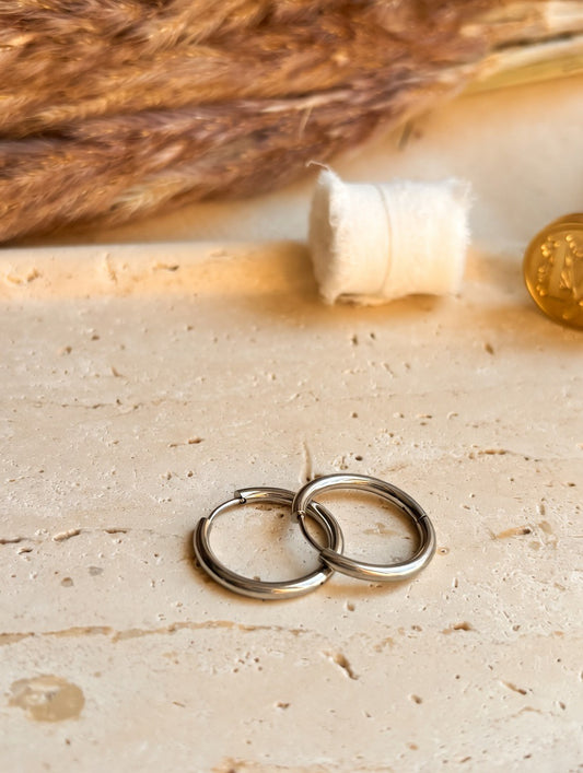 Classic Silver Hoops – 22mm