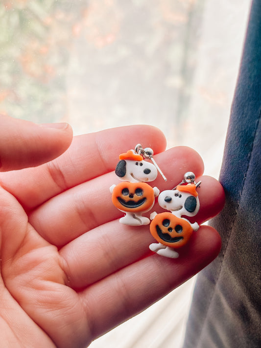 beagle-inspired pups with Jack-o’-lanterns